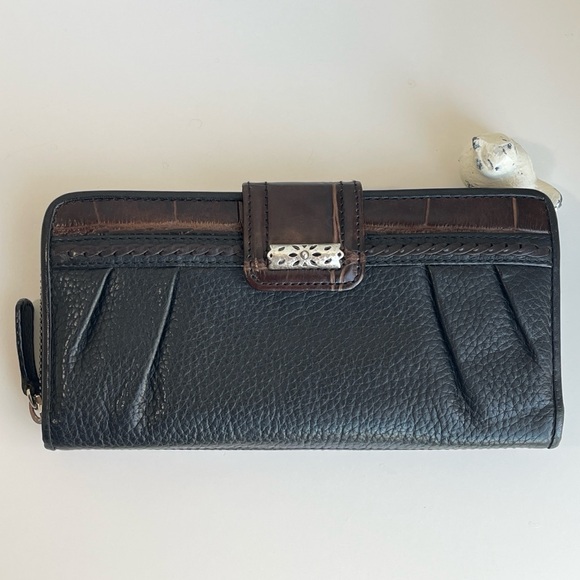 Brighton Handbags - Brighton Genuine Leather Wallet